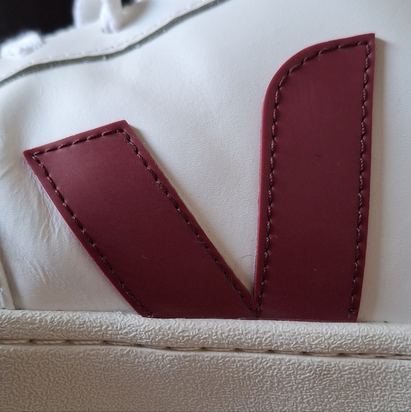 Veja V-12 Men's White Sneakers with Maroon And Navy Blue Accents EU45/US11 - Picture 6 of 11